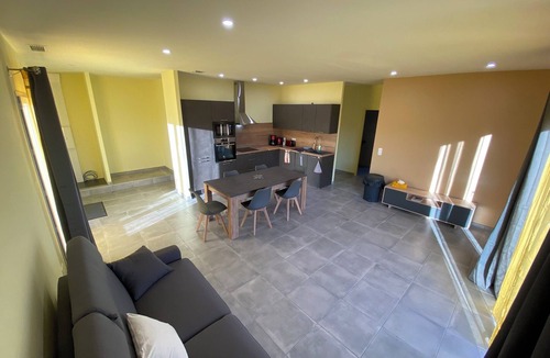 Trevillach Apartment | Charming bright apartment with large living room and 2 bedrooms - Comfort guaranteed