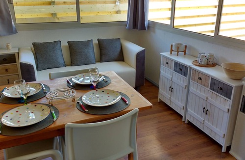 Plobannalec-Lesconil Ski Chalet | charming cottage, swimming pool, near beaches, adult bicycles available.
