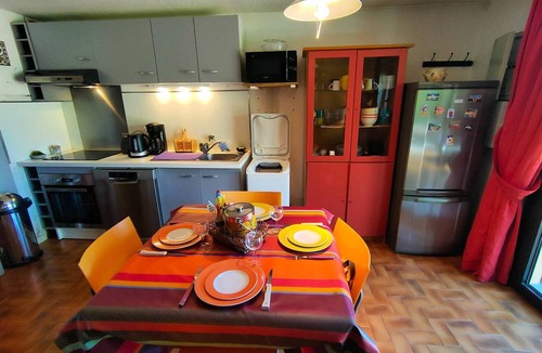 Les Arenes House | Charming cottage Canet, near beach, quiet, private parking