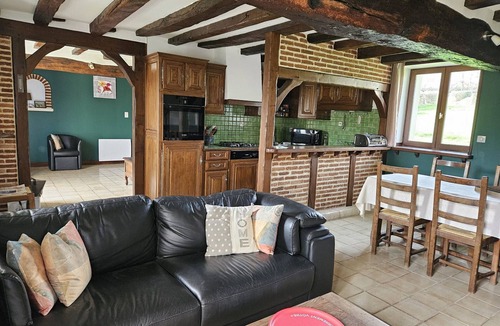 Sury-en-Vaux Cottage | Charming Cottage with Vineyard Views, WiFi, BBQ, and Bike Storage in Sury-en-Vaux