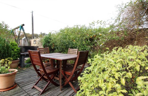 Theville Cottage | Charming Cottage with Internet and Pets Allowed