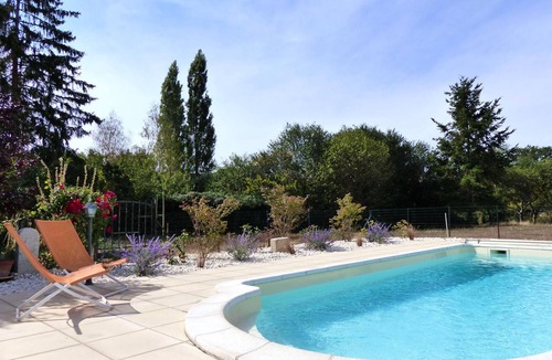 Target Cottage | Charming cottage with shared pool in the heart of the village