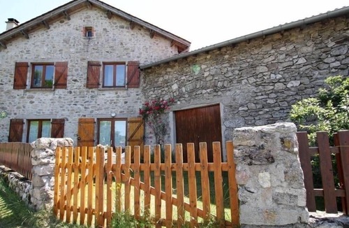 Jullianges Cottage | Charming Countryside Retreat: Nature, Comfort & Activities in Livradois Park