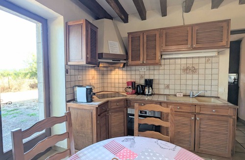 Arthon Cottage | *Charming Countryside House with Garden & Near River, Sleeps 10*