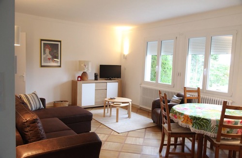 Paroisse Saint-Vincent-de-Paul House | Charming detached house in the hills above Dole