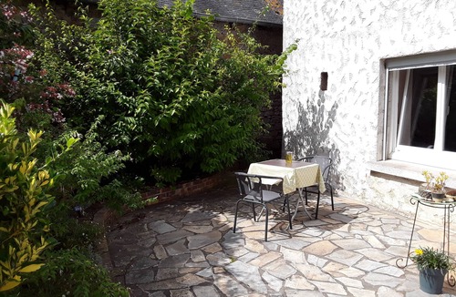 La Meaugon House | Charming family home by the lake and near the sea