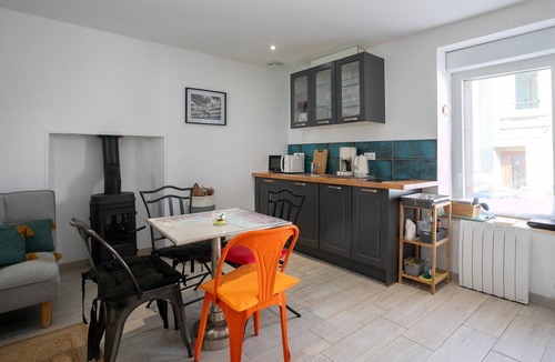 Loguivy House | Charming Fisherman's House with Wood Stove near the Beach