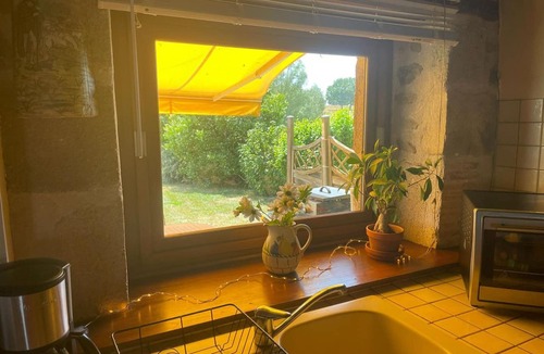 Bourbon-l'Archambault Cottage | Charming cottage, pets welcome - 4 guests