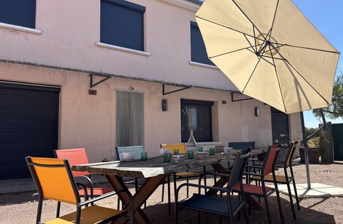 Pierrefitte-sur-Loire Cottage | Charming Renovated Cottage in Pierrefitte-sur-Loire, Countryside View