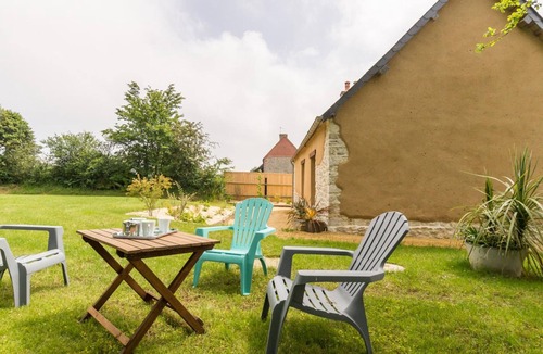 Carentan les Marais Apartment | Charming renovated Normandy house with garden and terrace