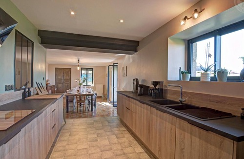 Saint-Priest-la-Prugne Cottage | Charming cottage for 12/14 with pool and games in Saint-Priest-la-Prugne