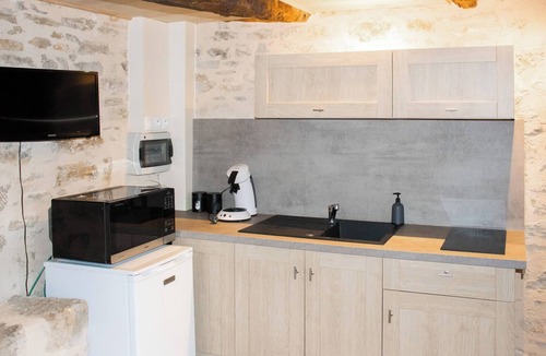 Saint-Jean-de-Laur House | Charming gîte in stones