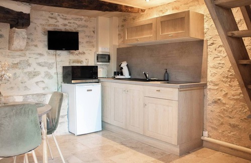 Saint-Jean-de-Laur House | Charming gîte in stones