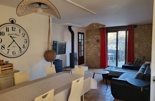 Concores House | Charming gîte near Gourdon - stone, nature, enclosed garden, terrace