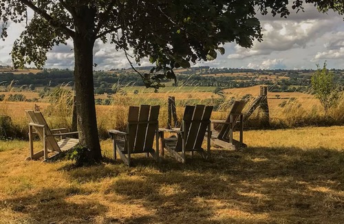 Genouillac House | Charming gîte with view near swimming lake