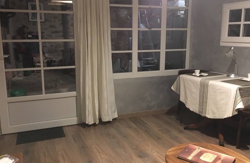 Oloron-Sainte-Marie House | CHARMING GARDEN COTTAGE unobstructed view of the Pyrenees. WHEELCHAIR FRIENDLY.