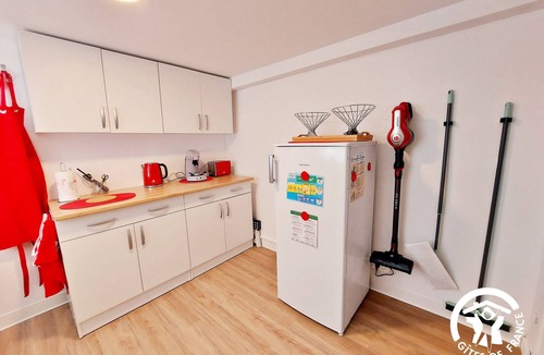 Andouille Apartment | Charming Gîte near Laval: Cozy Decor, Fully Equipped, Baby-Friendly, Ideal for 2, Pet-Friendly