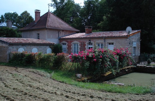 Nettancourt Cottage | Charming gîte with swimming pool in park approved as a remarkable garden