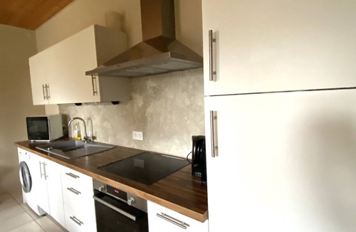 Groix Apartment | Charming ground floor apartment with private garden 500m from Loctudy