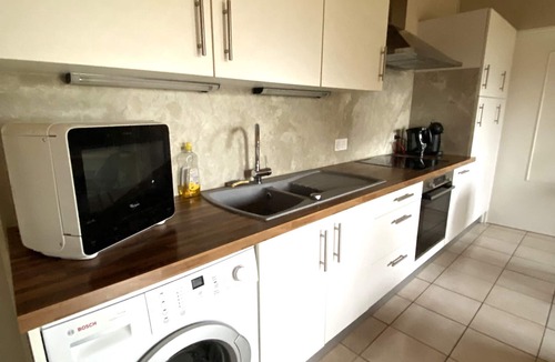 Groix Apartment | Charming ground floor apartment with private garden 500m from Loctudy