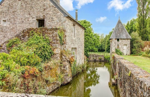 Denneville House | Charming holiday home in Portbail-sur-Mer with a terrace