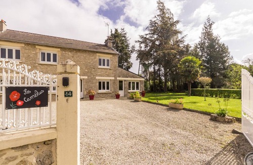 Hautteville-Bocage Cottage | Charming house in Normandy, pets allowed, parking