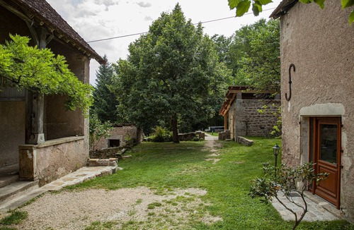 Pressy-sous-Dondin House | Charming house with Jacuzzi