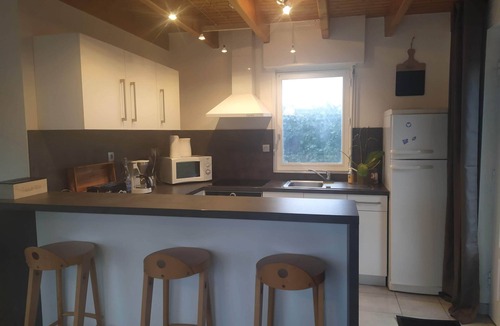 Plougoulm House | Charming house 150 m from the beach, enclosed garden, parking.