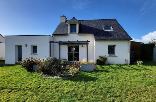 Le Tour-du-Parc House | Charming House for 6 near Beach, Shops, and Bike Rentals