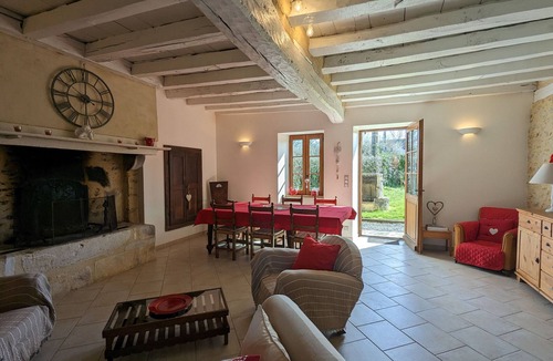 Maillet Cottage | Charming house in Berry with garden and parking, near Brenne Park