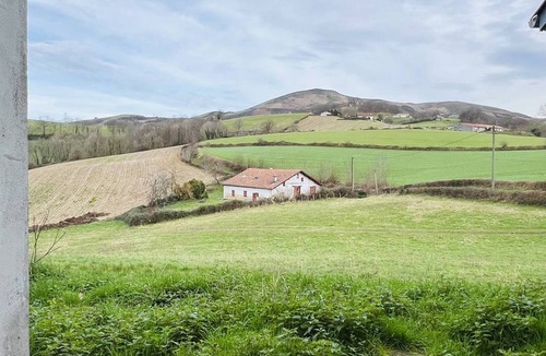 Louhossoa House | Charming house in Louhossoa, 6 guests - Garden & fireplace