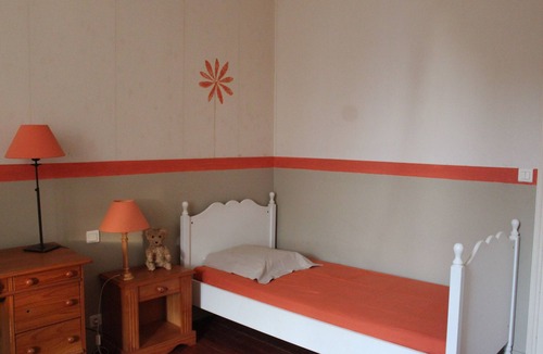 Saint-Macaire House | Charming house St Macaire: swimming pool and garden - 8 people