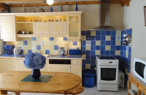 Surtainville Cottage | Charming house with fireplace and private garden