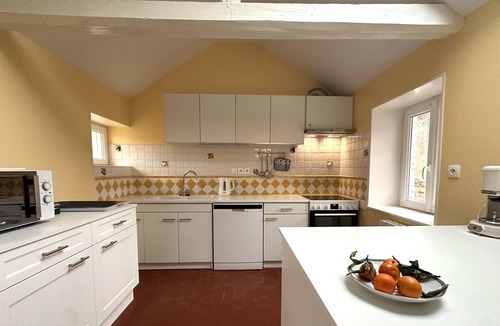 Lurcy-Levis Cottage | Charming house with large garden and fireplace in Lurcy-Lévis