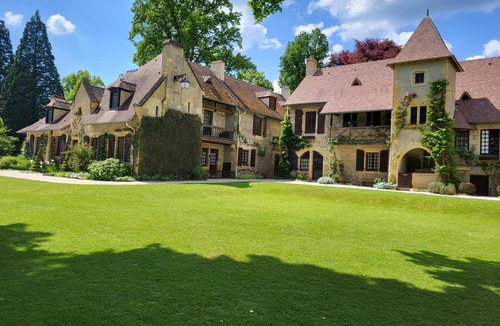 Lurcy-Levis Cottage | Charming house with large garden, in the heart of a village near Nevers