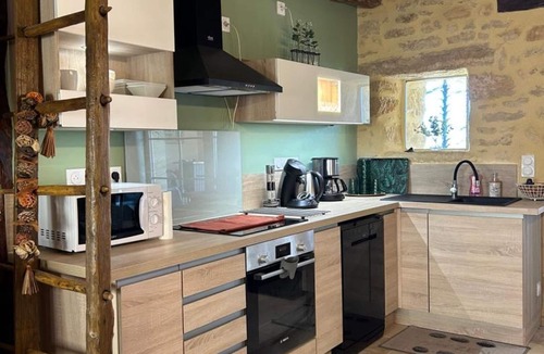 Corgnac-sur-l'Isle Cottage | Charming lodging with AC and parking - 4 guests