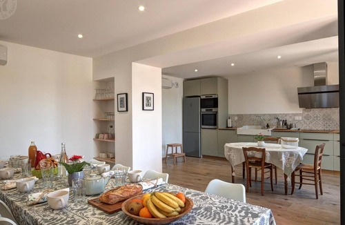 Luriecq Cottage | Charming lodge, 5 private suites, spa and garden