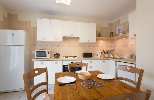 Ferrieres-sur-Sichon Cottage | Charming Mountain Cottage, Pets Allowed