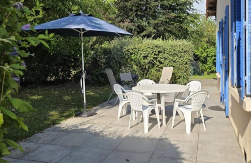 Ferrieres-sur-Sichon Cottage | Charming Mountain Cottage, Pets Allowed