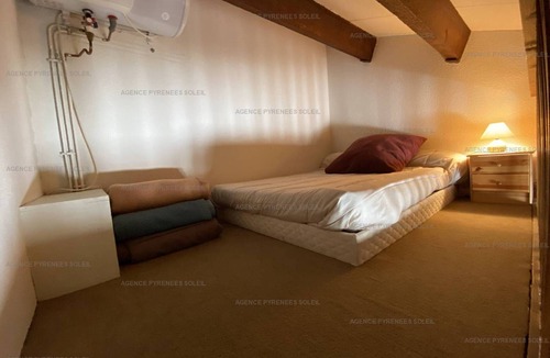 Les Angles Apartment | Charming mezzanine studio cabin for 4, near center, ski locker