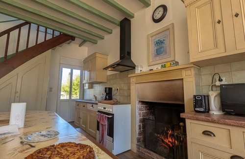 Parpecay Cottage | Charming Mill in the Heart of Berry, Near Pond and Castles