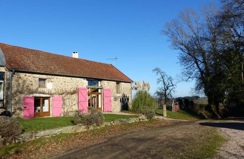 Beaune-d'Allier Cottage | Charming renovated farmhouse with Internet and pets allowed