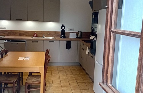 Dognen House | Charming, renovated Béarn-style house between the Pyrenees and the ocean (sleeps 4 to 6).