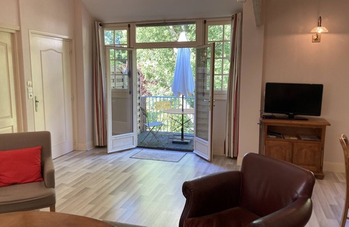 Molineuf Apartment | charming renovated cottage overlooking park and river