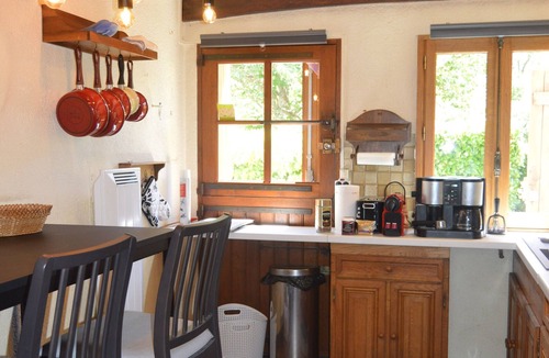 Veuil Cottage | Charming Renovated Home with Private Garden Near Loire Castles and Beauval Zoo