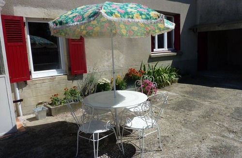 Poezat Cottage | Charming renovated house with garden in a peaceful village