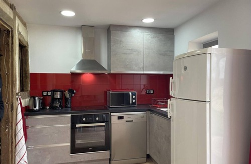Chapeau Cottage | Charming rental in Chapeau for family or friends