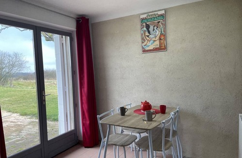 Chapeau Cottage | Charming rental in Chapeau for family or friends