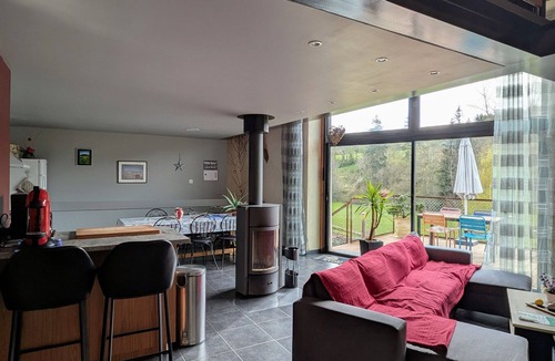 Ceaux-d'Allegre Cottage | Charming Restored Barn with Modern Comfort, Garden & WiFi in Tranquil Setting