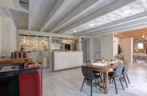 Usson-en-Forez Cottage | Charming retreat in Usson-en-Forez with hot tub and premium comfort